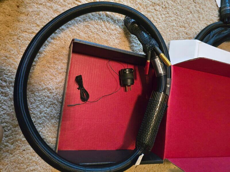 Synergistic Research Atmosphere X Euphoria High Current 5ft 15A Power Cable - Image 4