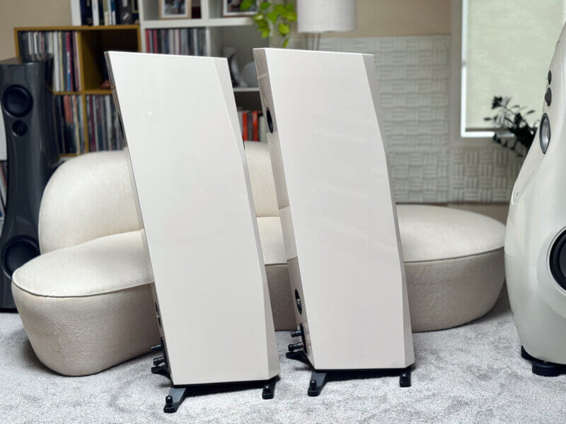 Vimberg Mino D in Piano White - Diamond Tweeters... Gorgeous! - Image 4