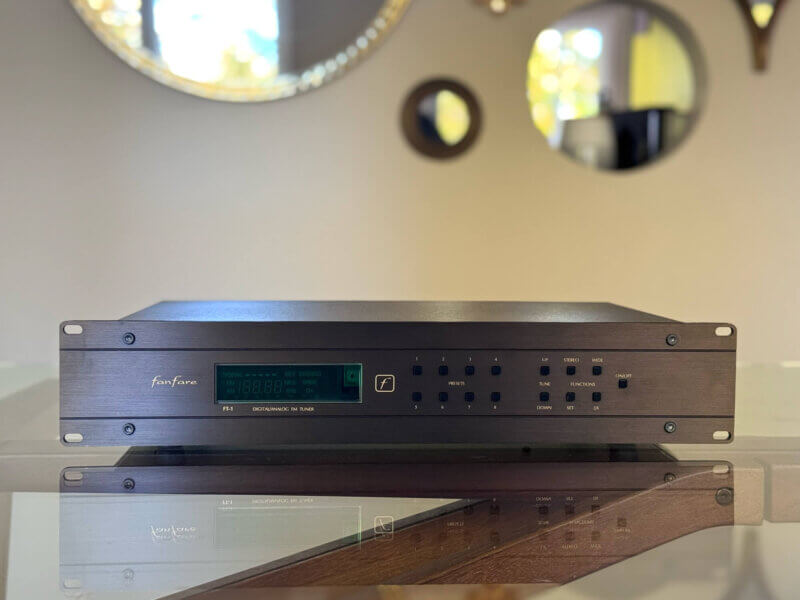 Fanfare FT-1 AM FM Tuner with RCA and XLR