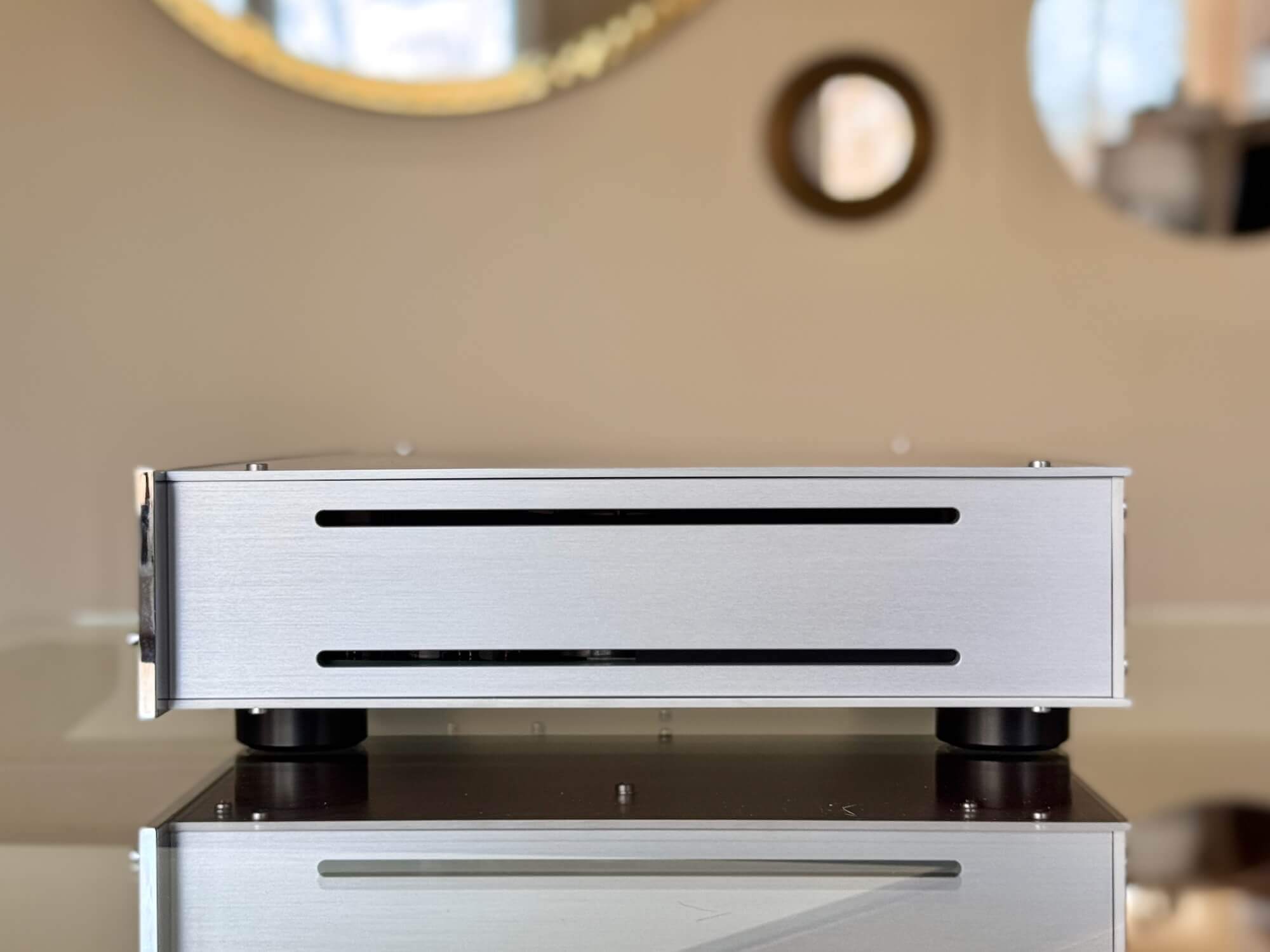 Burmester 035 Solid State Preamplifier, Free Shipping! - Image 5