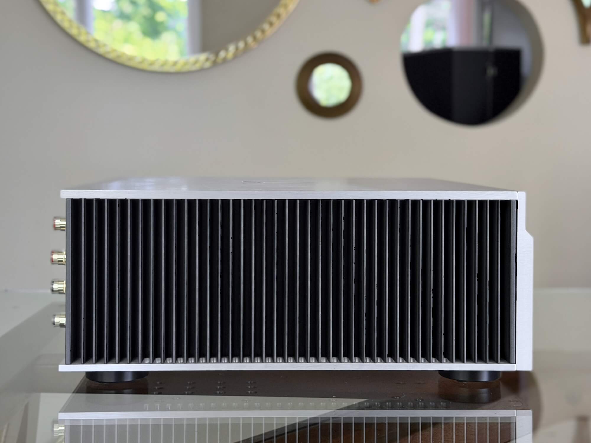 Audia Flight FLS4 Stereo Amplifier, Free Freight Shipping! - Image 2