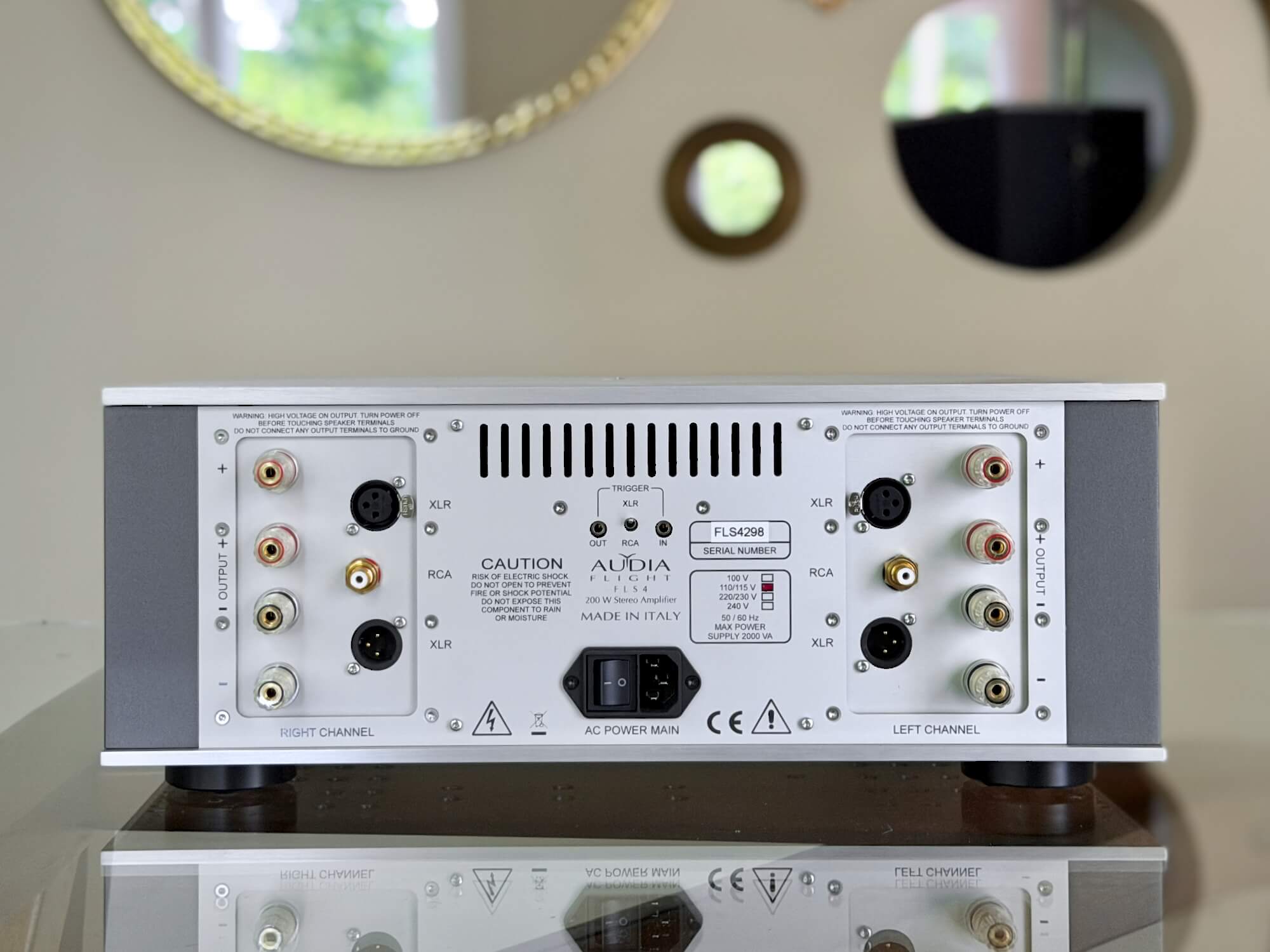 Audia Flight FLS4 Stereo Amplifier, Free Freight Shipping! - Image 3